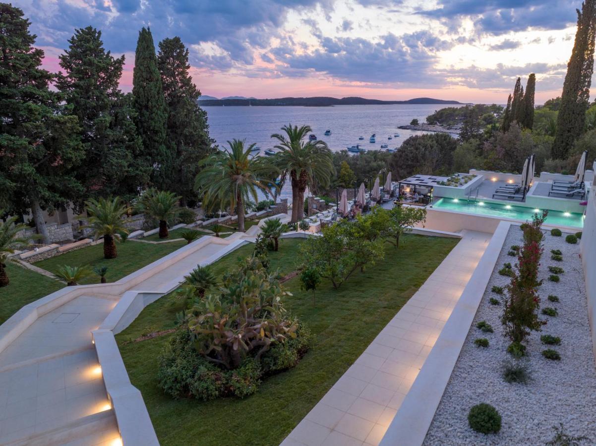 Hotel Moeesy, Blue & Green Oasis Hvar Town Exterior photo