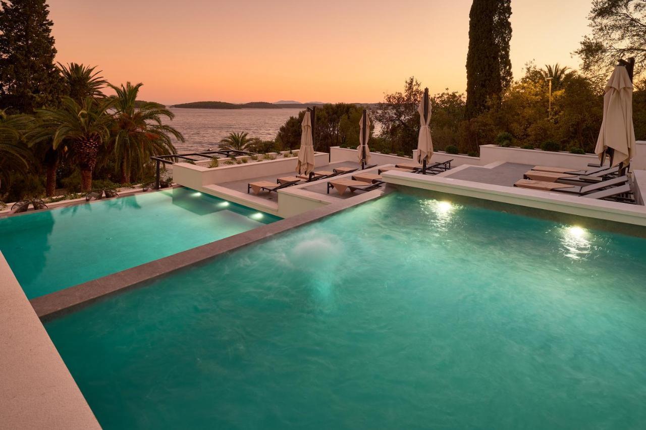 Hotel Moeesy, Blue & Green Oasis Hvar Town Exterior photo