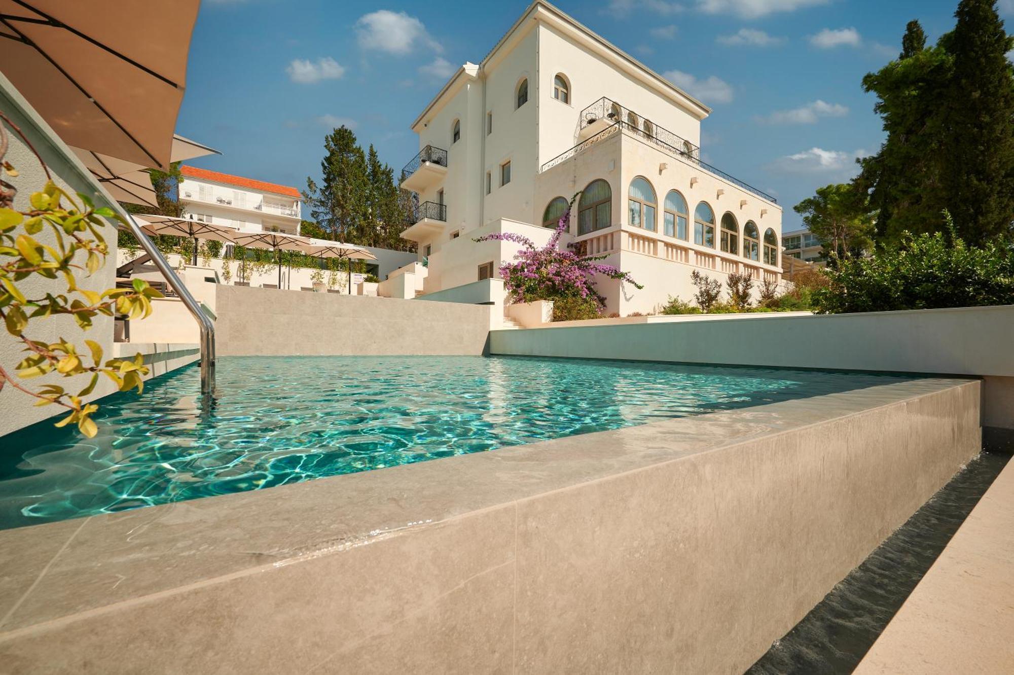 Hotel Moeesy, Blue & Green Oasis Hvar Town Exterior photo