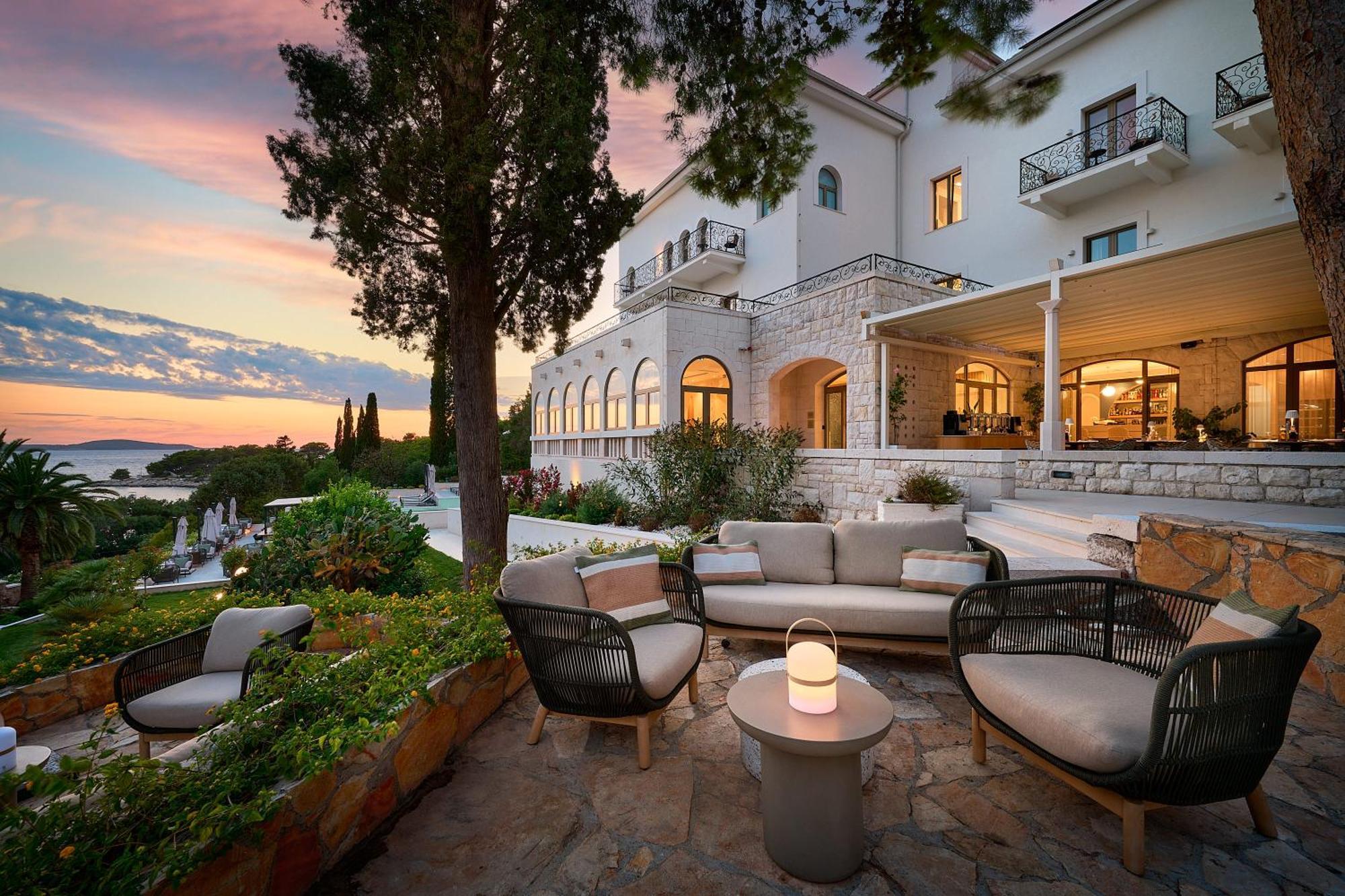 Hotel Moeesy, Blue & Green Oasis Hvar Town Exterior photo