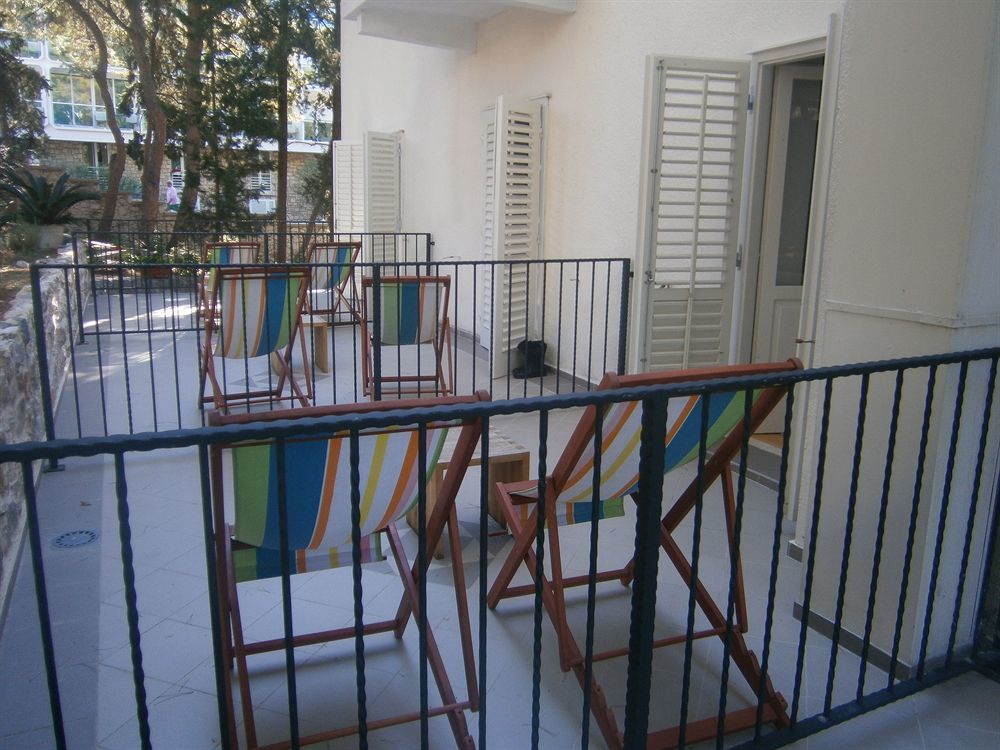 Hotel Moeesy, Blue & Green Oasis Hvar Town Exterior photo